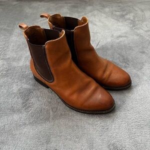 Thursday Everyday Chelsea Boots Sz 8